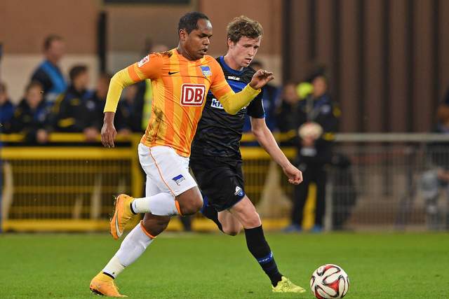 曼城球迷对俱乐部所有权的不同看法：支持与忧虑并存